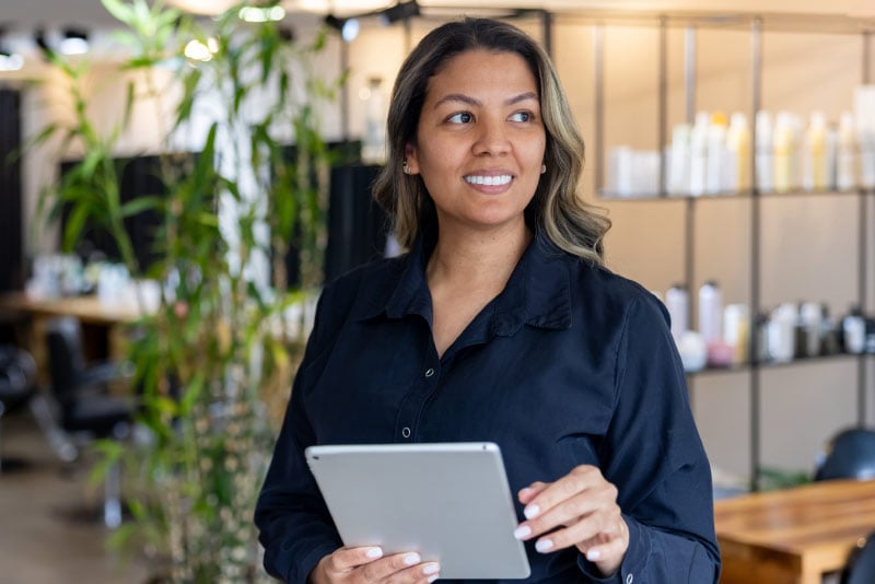 A woman looking at the checking selector to find a solution for them